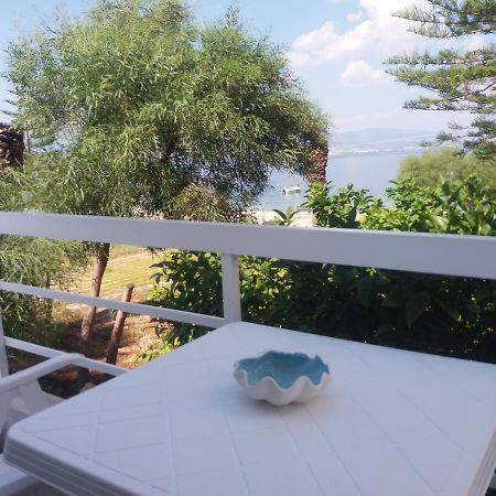 Villa Per Mare Loutra Oraias Elenis Esterno foto