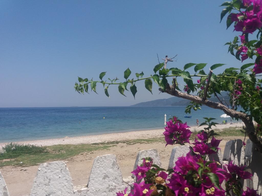 Villa Per Mare Loutra Oraias Elenis Esterno foto