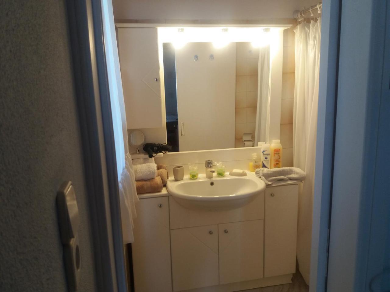 Villa Per Mare Loutra Oraias Elenis Esterno foto