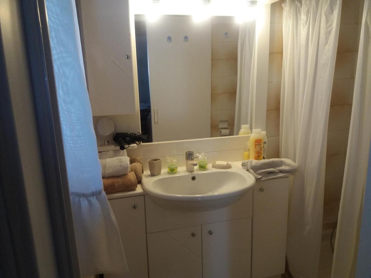 Villa Per Mare Loutra Oraias Elenis Esterno foto