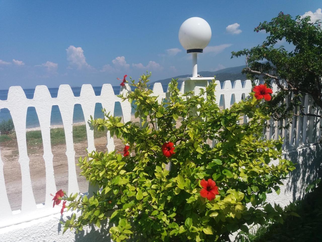 Villa Per Mare Loutra Oraias Elenis Esterno foto